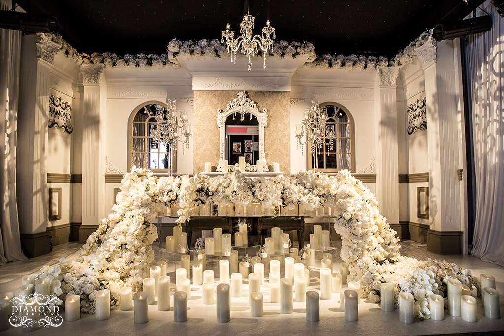 Living Room Inspired Head Table